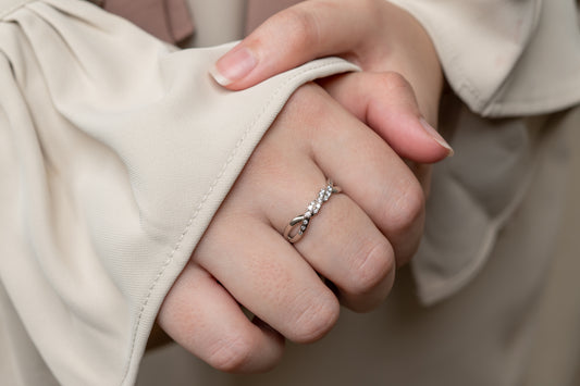 harma jewelry dawn collection Silver Tone Overlapping Twine Zirconia Ring