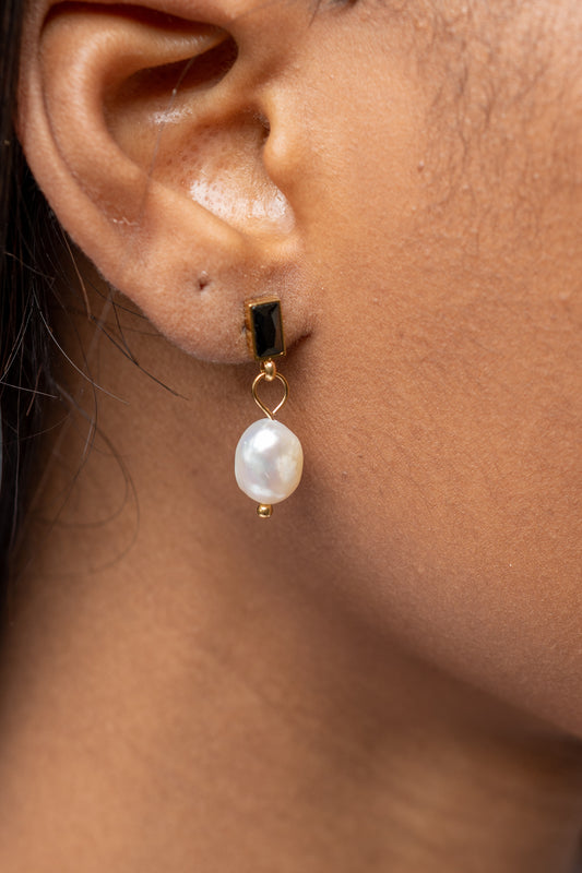 harma jewelry 24k gold plated Black Baguette Pearl Drop Stud Earrings