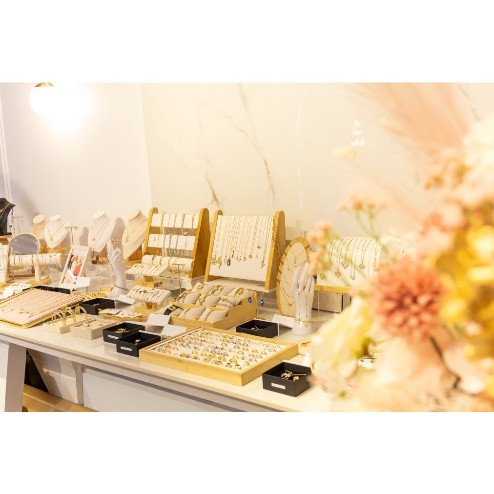 Meaningful jewelry for daughters: 10 gifts