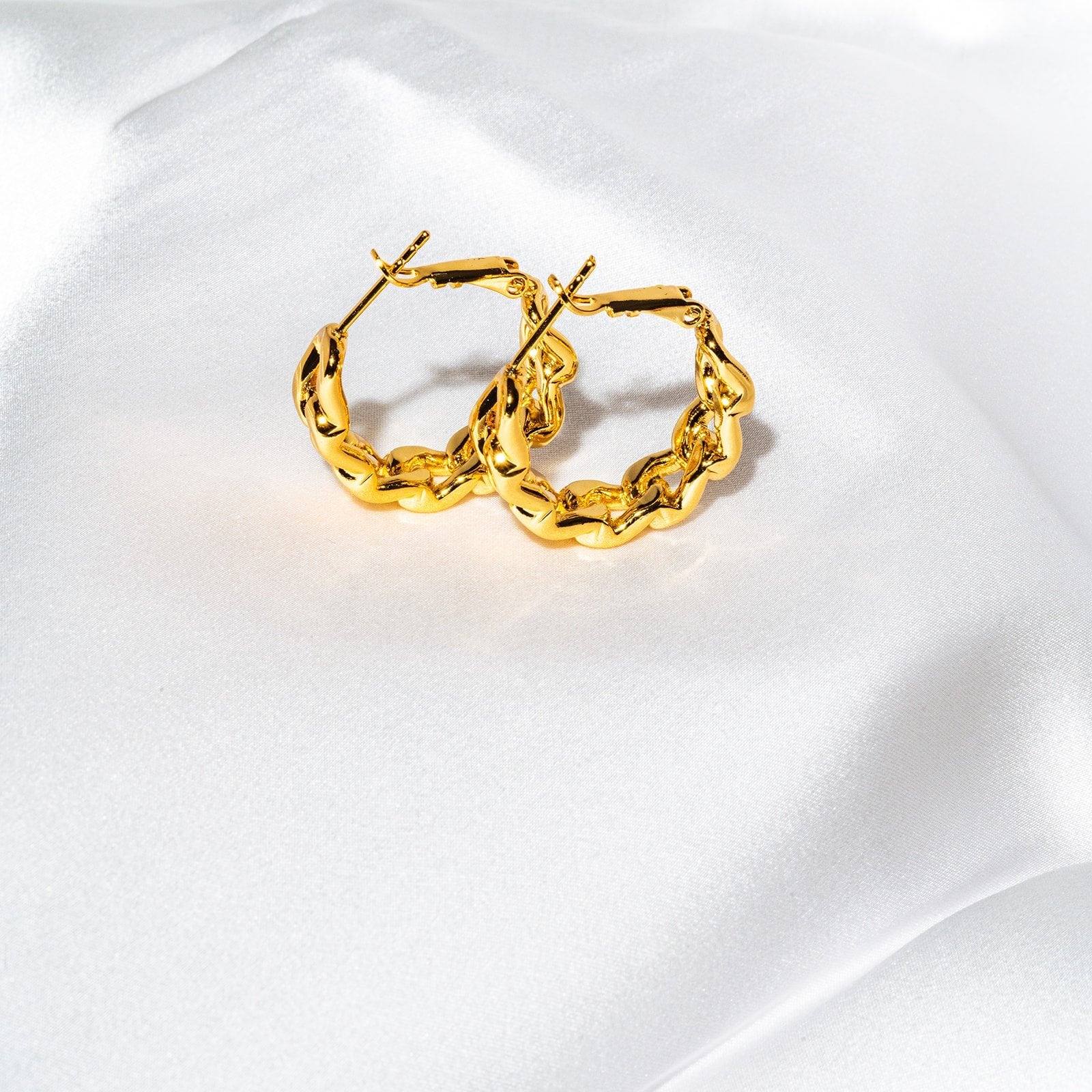 Harma Jewelry Luxe Curb Chain Link Hoops