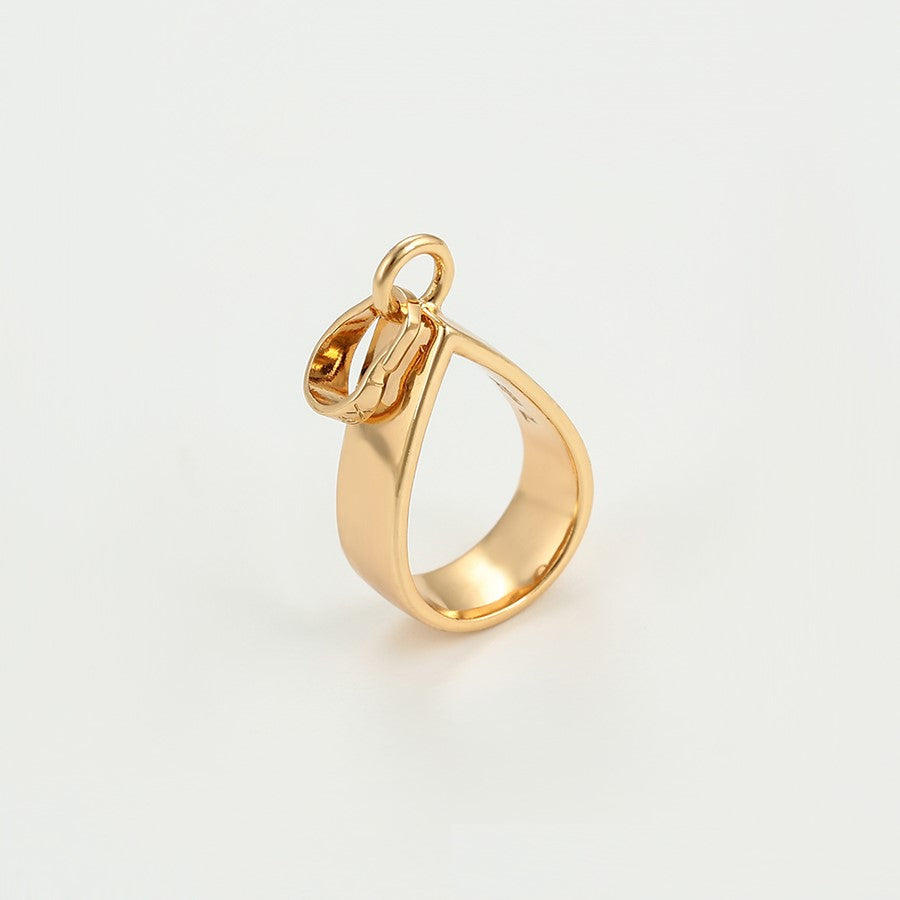 Harma minimal 18k gold plated droplet teardrop necklace 18k gold plated hypoallergenic and waterproof. Harma jewelry Gold Plated 18K Minimalist Teardrop. Necklace