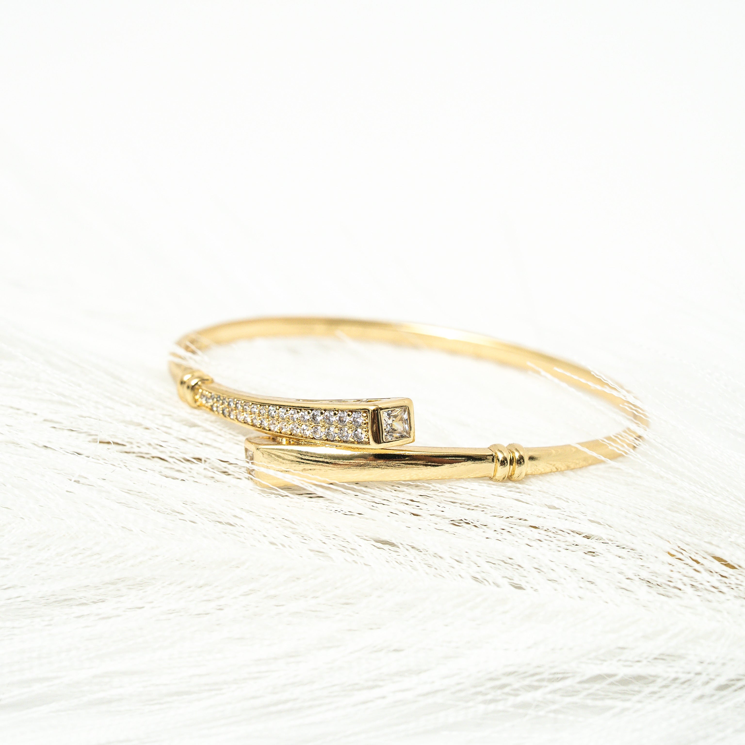 Harma Jewelry I Am Whole Again Bangle Bracelet - everyday minimalist 18K gold plated bracelet for women
