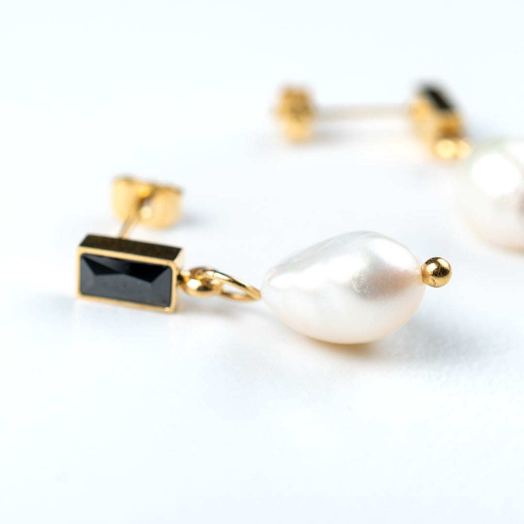 harma jewelry 24k gold plated Black Baguette Pearl Drop Stud Earrings