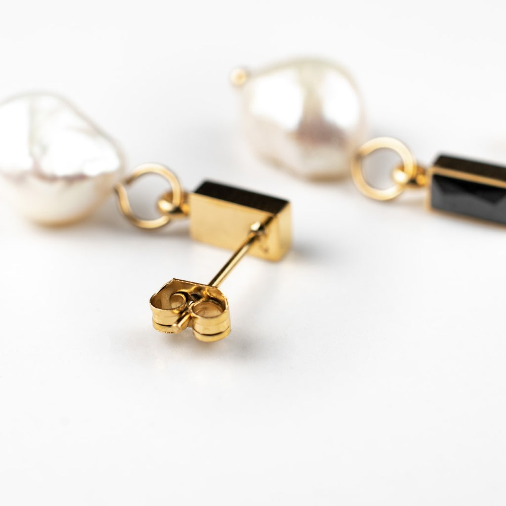 harma jewelry 24k gold plated Black Baguette Pearl Drop Stud Earrings